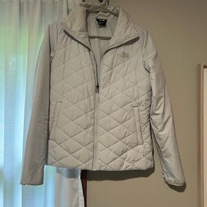 The North Face Women's Light Gray Puffer Jacket
